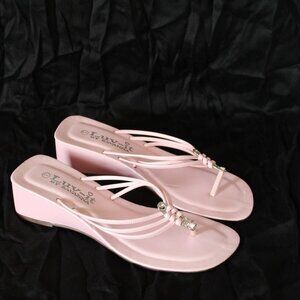 love it size 7 light pink